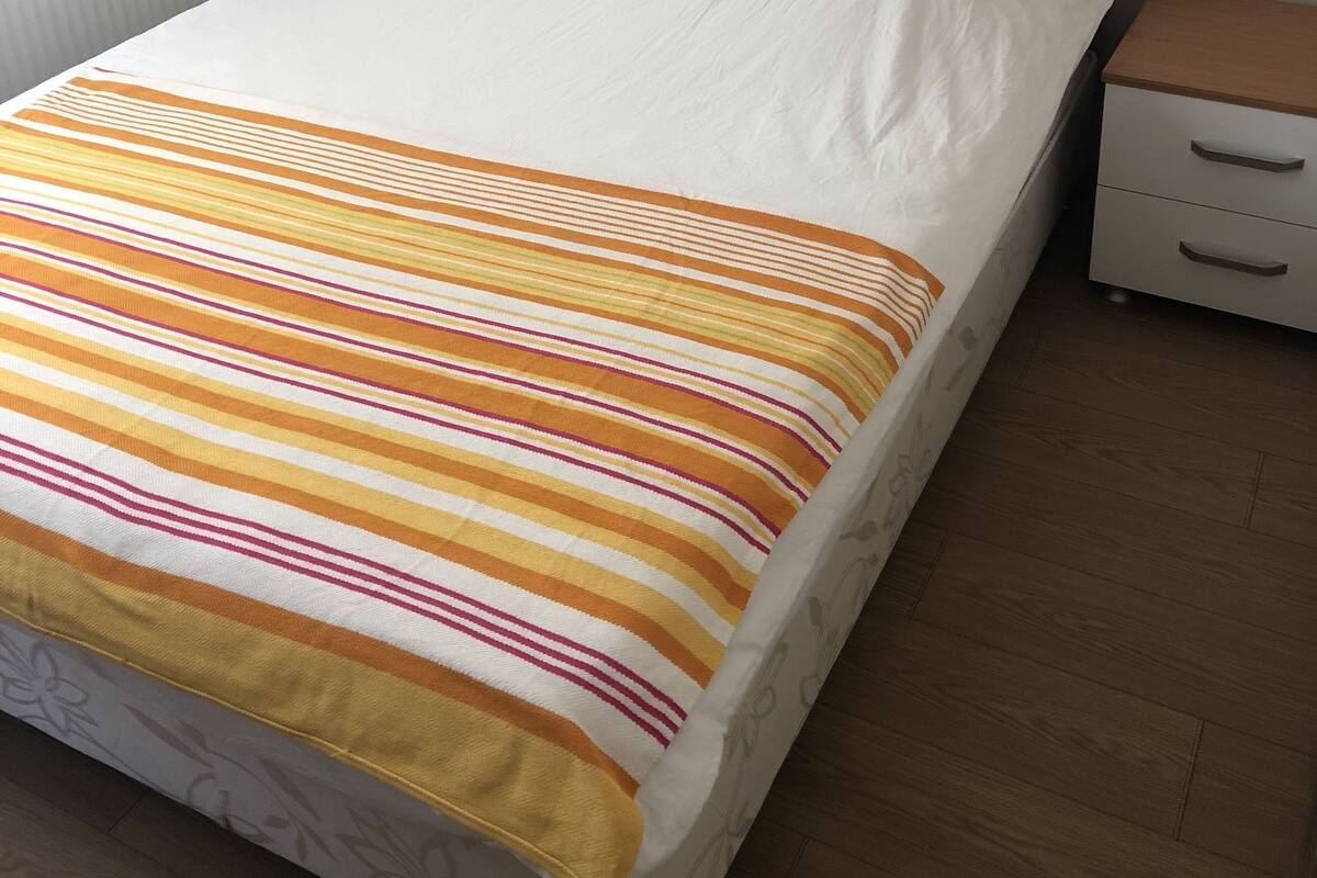 Economy Room, City View | Individually decorated, individually furnished, desk, soundproofing