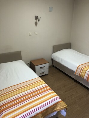 Individually decorated, individually furnished, desk, soundproofing - Banaz Eren Otel (Banaz)