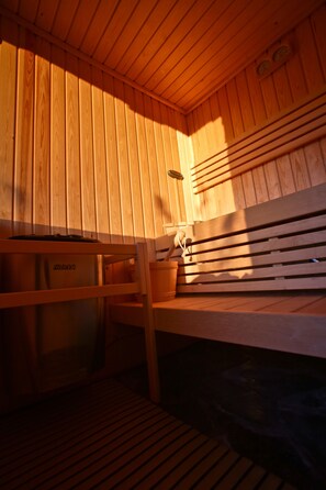 Sauna - HOUSE OF VICTORY 4 FRONT LAKE AP1 GARDEN & SPA (Colmegna)