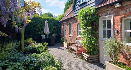 Superbly converted stables in beautiful countryside