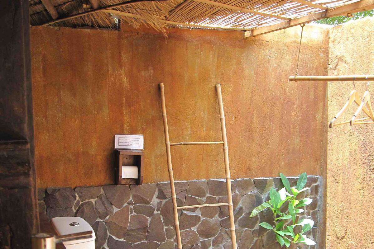 Shower, towels