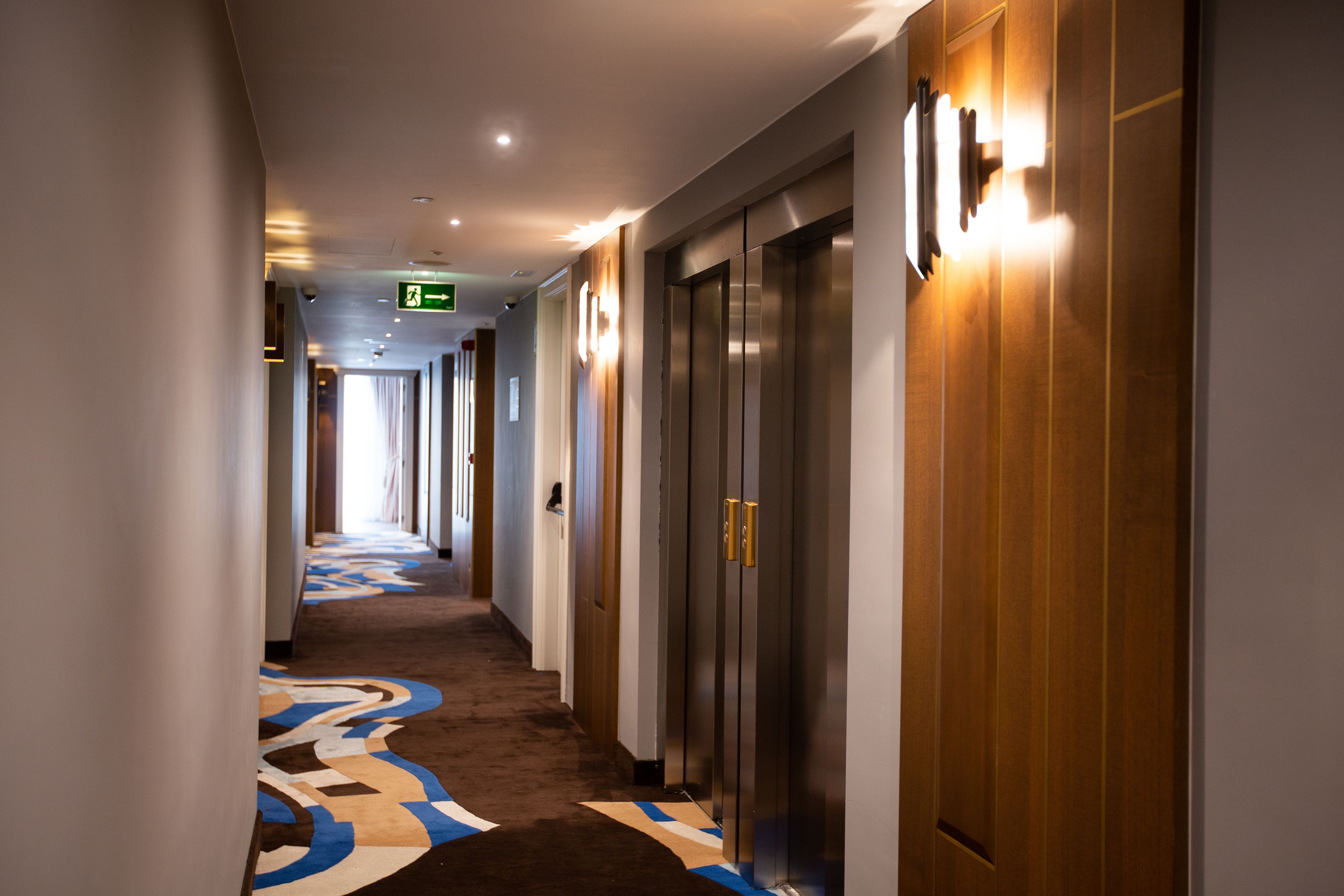 flat-screen tv, heated floors