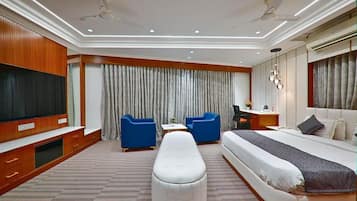 Luxury Room | Desk, free WiFi, bed sheets