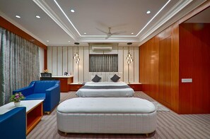 Habitación de lujo | Escritorio, wifi gratis y ropa de cama 