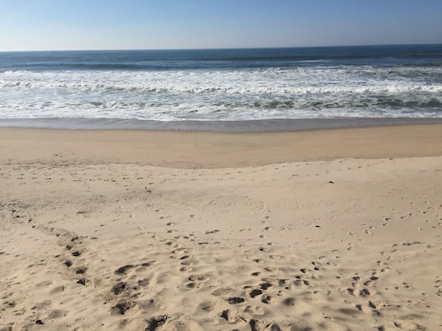 2 minutes to the beach, private swimming pool, 20 min to Oporto