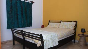 3 bedrooms, desk, iron/ironing board, travel crib