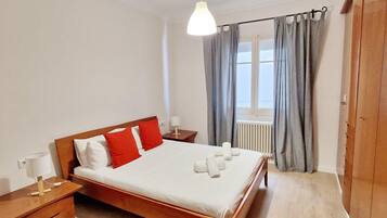 3 slaapkamers, een strijkplank/strijkijzer, reisbedje, gratis wifi