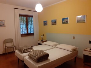 1 bedroom, in-room safe, free WiFi, bed sheets