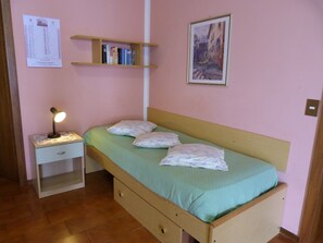 1 bedroom, in-room safe, free WiFi, bed sheets