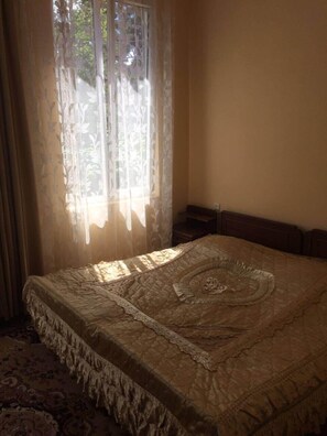 Standard Double Room | Desk, iron/ironing board, free WiFi, bed sheets