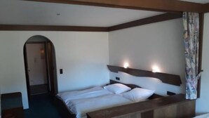 Room - Hotel Tannenhof (Simonswald)