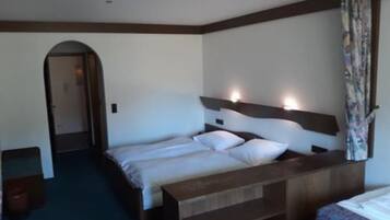 In-room safe, desk, iron/ironing board, free WiFi