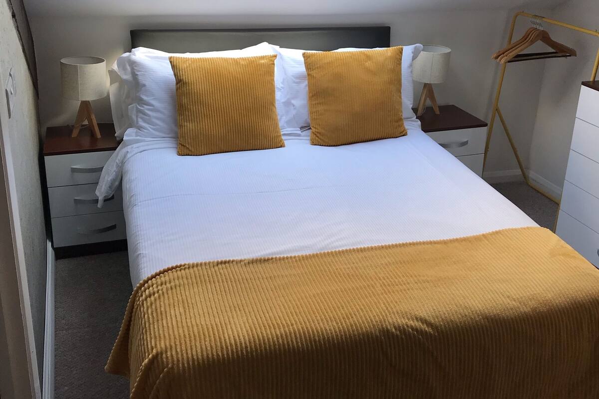 Standard Loft, 1 Katil Kelamin (Double) (Loft 12) | Peralatan tempat tidur premium, meja, seterika/papan seterika 