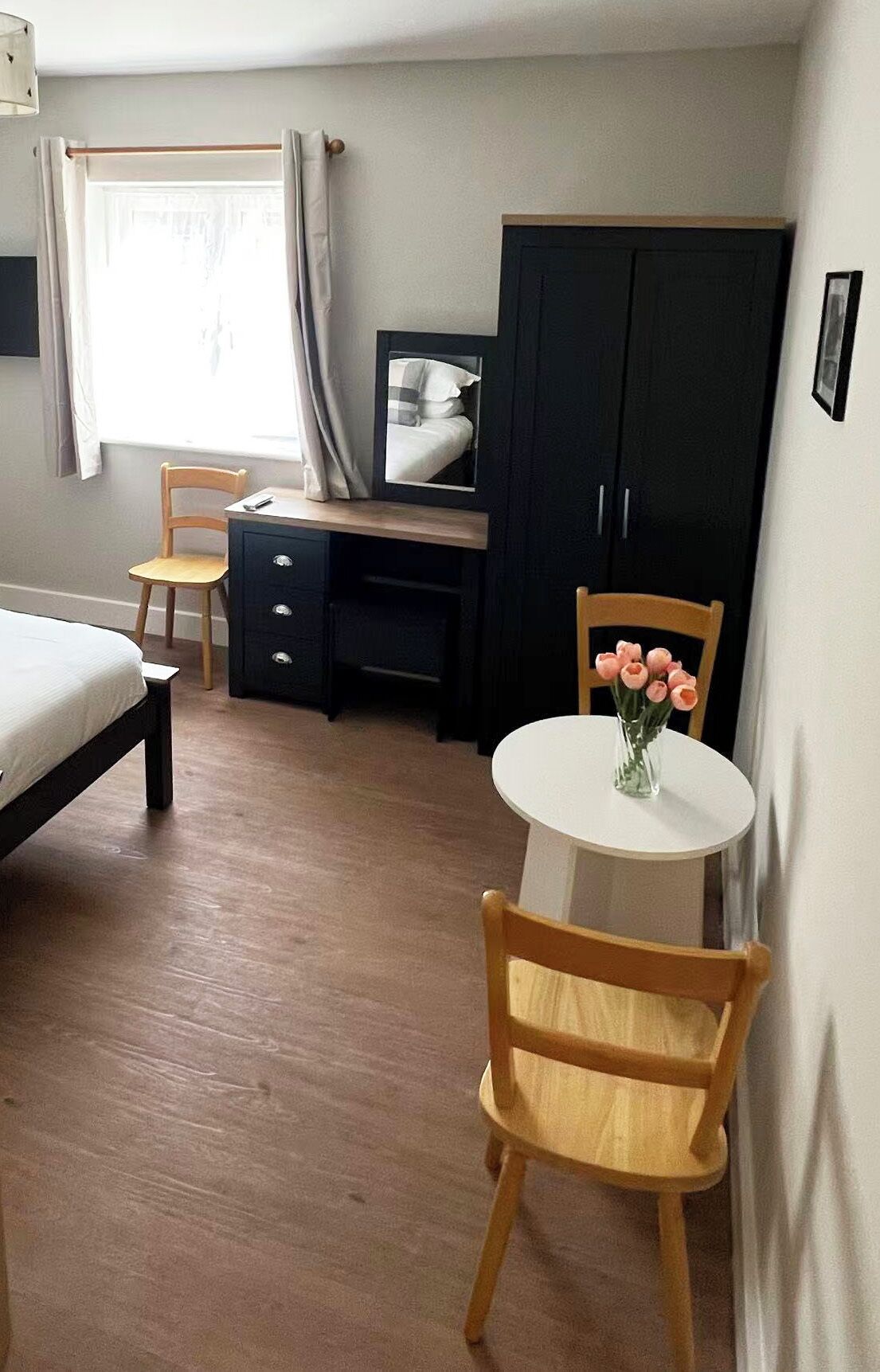 Premium bedding, desk, iron/ironing board, free WiFi