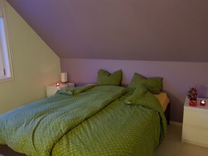 4 bedrooms, travel crib, free WiFi - Fantastic nature, hot tub, boat, sauna (Olofström / Gränum)