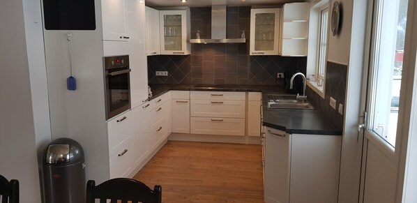 Fridge, microwave, oven, stovetop - Fantastic nature, hot tub, boat, sauna (Olofström / Gränum)