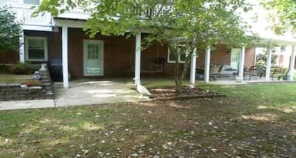 Lexington Apt. pysäköinti ja yksityinen sisäänkäynti Esikatselu