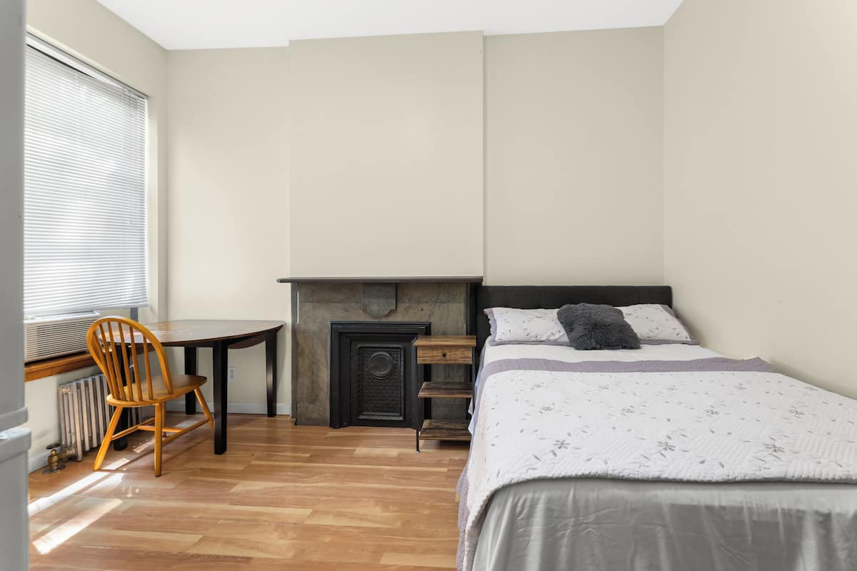 1 bedroom, soundproofing, bed sheets