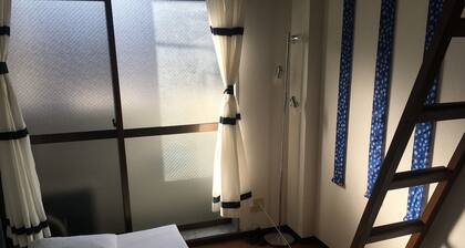 Nykypäivän valoisa ja kodikas huone, lähellä Shibuyaa!