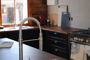 Fridge, microwave, oven, stovetop - Fabulous Country Stay on cattle & sheep property northern NSW (Matheson)