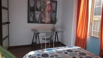 1 chambre, fer et planche Ă repasser, Wi-Fi gratuit, draps fournis