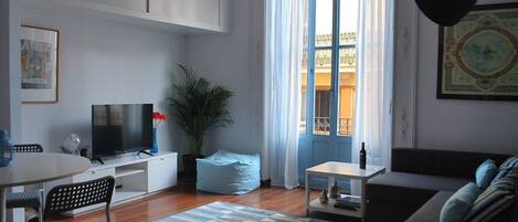 تلفزيون، كُتُب