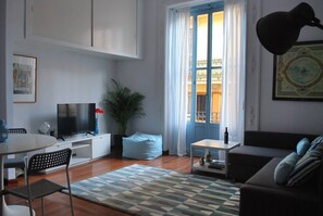 TV, books - Cosy apartment in the city centre, Barrio del Carmen (València)