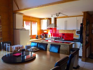 Bao gồm bữa sáng kiểu Âu hàng ngày