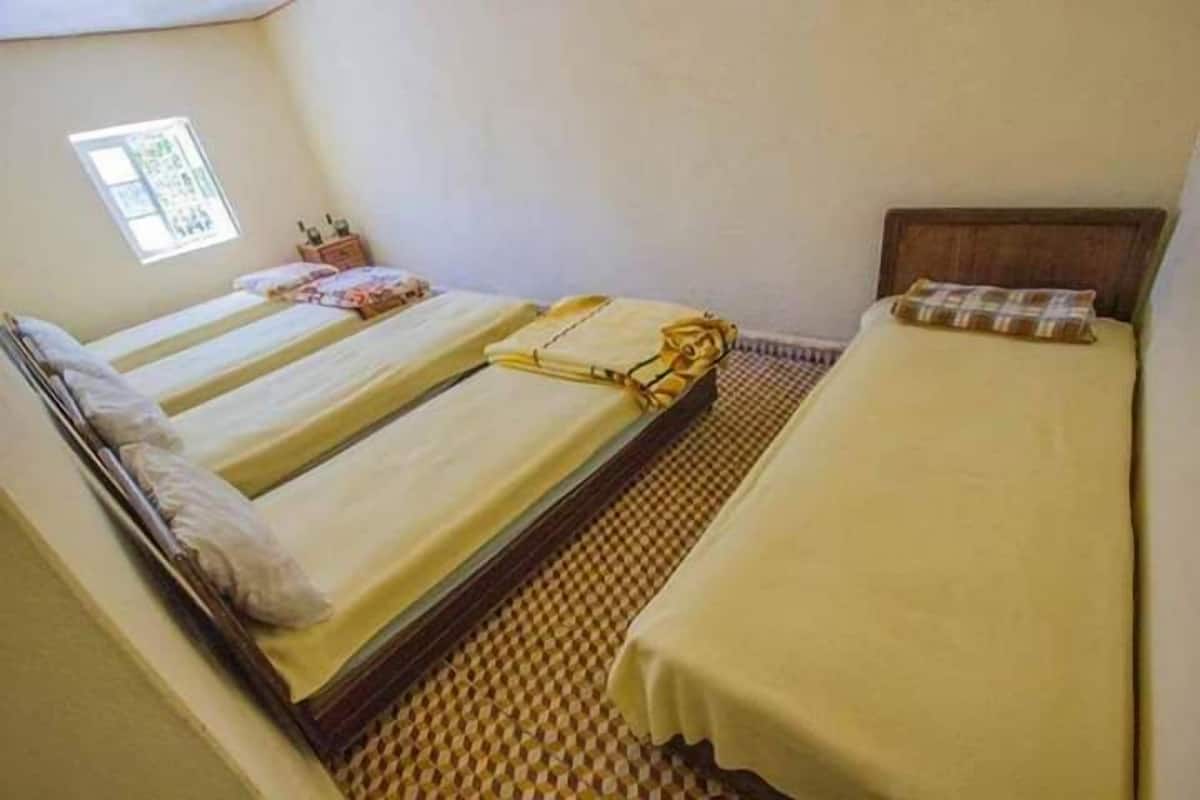 Decoración personalizada, muebles diferentes y wifi gratis