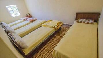 Chambre Quadruple Standard, non-fumeurs | Décoration personnalisée, ameublement personnalisé, Wi-Fi gratuit