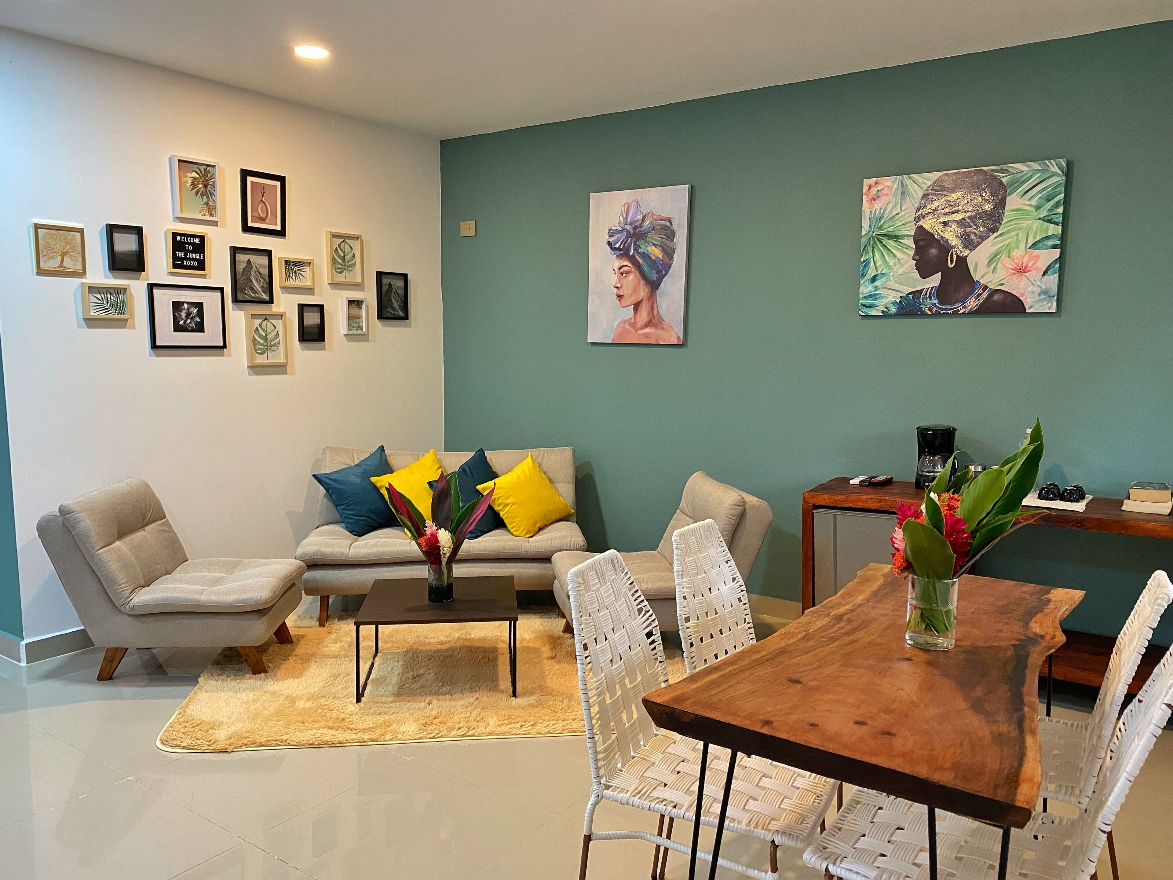 Ropa de cama de alta calidad, minibar, cortinas blackout y wifi gratis 