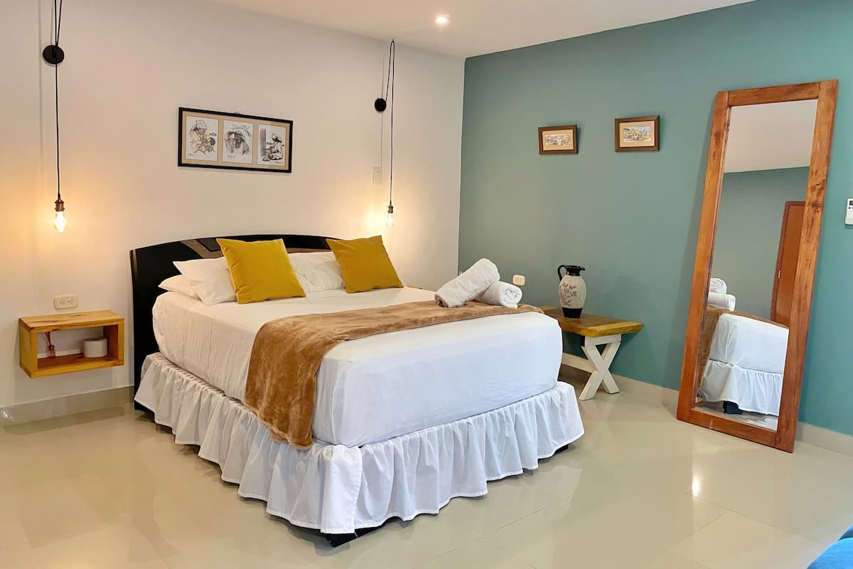 Familiekamer (Quintuple) | Luxe beddengoed, een minibar, verduisterende gordijnen, gratis wifi