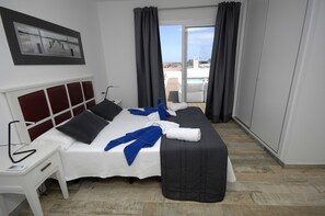 3 bedrooms, iron/ironing board, free WiFi, bed sheets - Villa María (Playa Blanca)