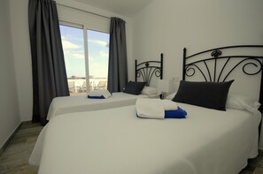 3 chambres, fer et planche à repasser, Wi-Fi gratuit, draps fournis