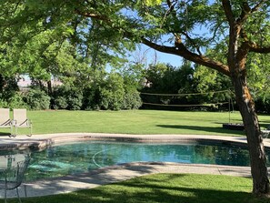 Piscina externa sazonal