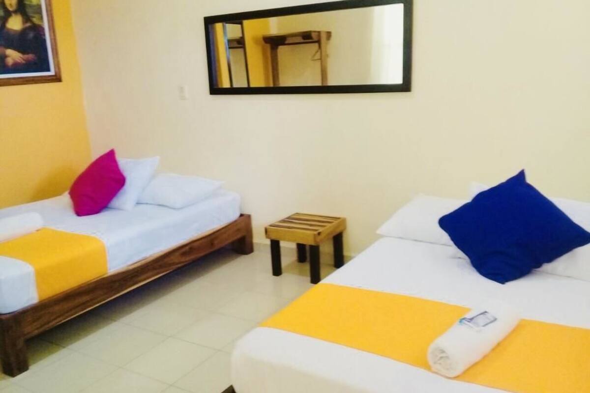 Habitación doble tradicional | Cortinas blackout, wifi gratis y ropa de cama 