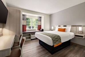 Quarto, 1 cama Queen, para não fumantes | Wi-Fi de cortesia, roupa de cama