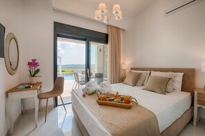 Deluxe Villa, Private Pool, Ground Floor | 3 bedrooms, Egyptian cotton sheets, premium bedding, down duvets