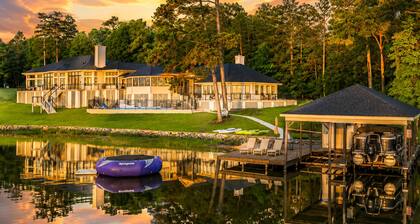 🔥Luxe Lakefront Escape! HEATED Pool🌊Hot Tub✨Stunning Sunrise🌅8BR+Guest House!