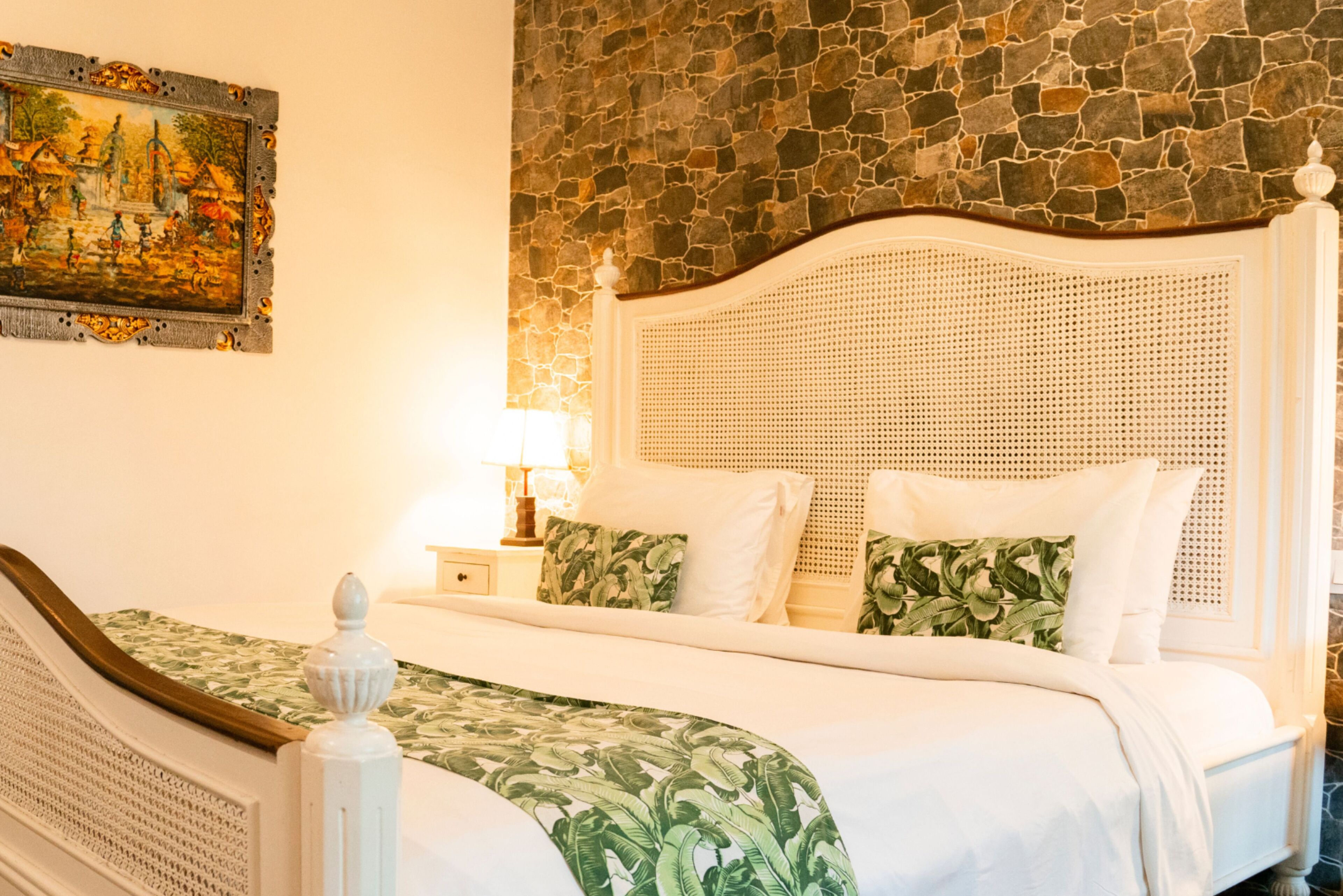 Kamar Deluks, 1 Tempat Tidur King, dapur, di pinggir kolam renang | Seprai premium, brankas, dan didekorasi berbeda-beda