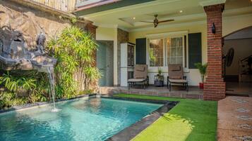 Private pool