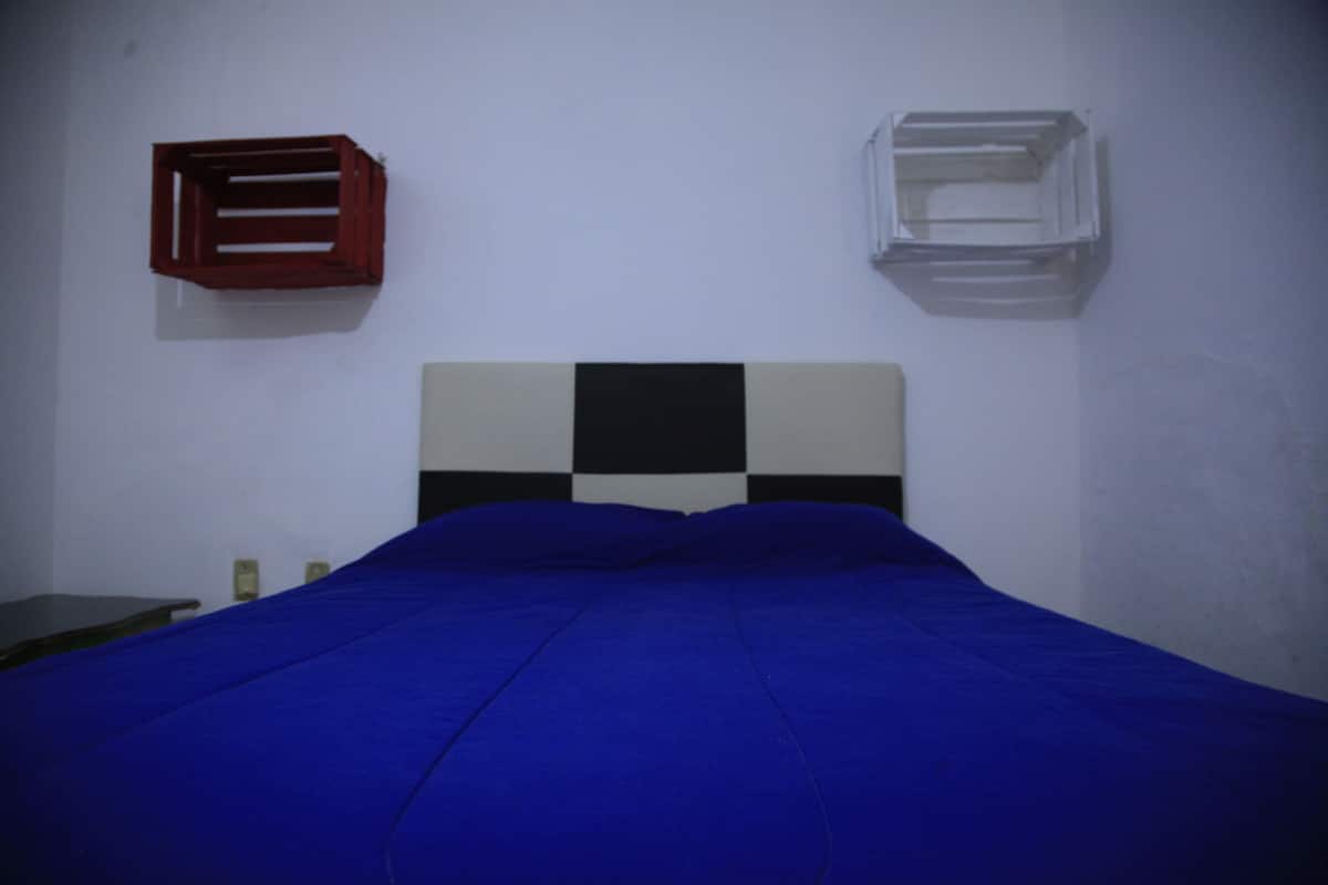 Traditional Room, Non Smoking | Iron/ironing board, WiFi (free), bed sheets