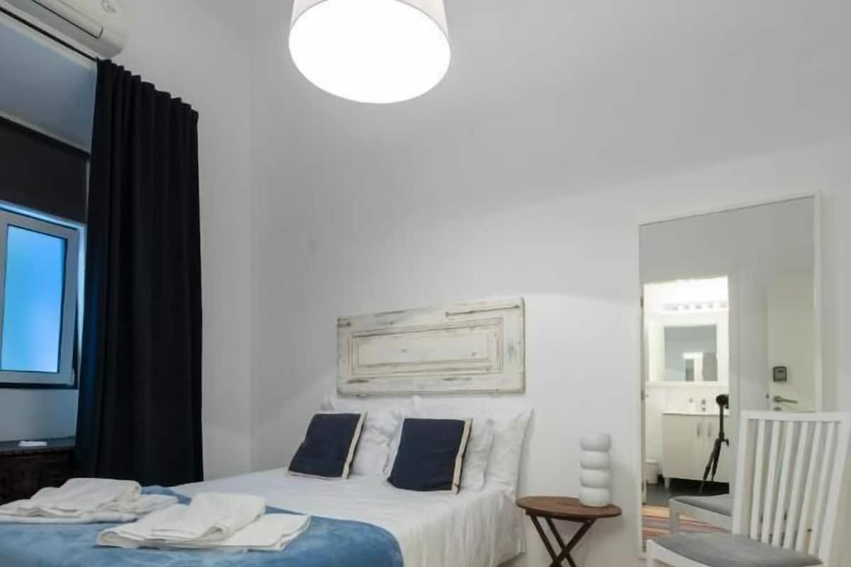 1 habitación, sistema de insonorización, wifi gratis y ropa de cama