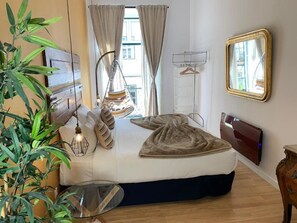 Soundproofing, free WiFi, bed sheets - Old Town Lx Suites (Lisbon)