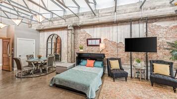 1 bedroom, iron/ironing board, travel crib, WiFi