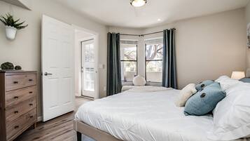 2 bedrooms, desk, iron/ironing board, free WiFi