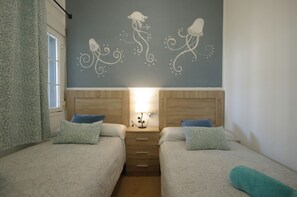 2 chambres, fer et planche à repasser, Wi-Fi gratuit, draps fournis