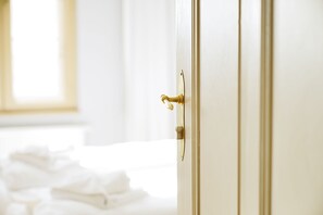 2 Schlafzimmer, Reisekinderbett, WLAN, Bettwäsche