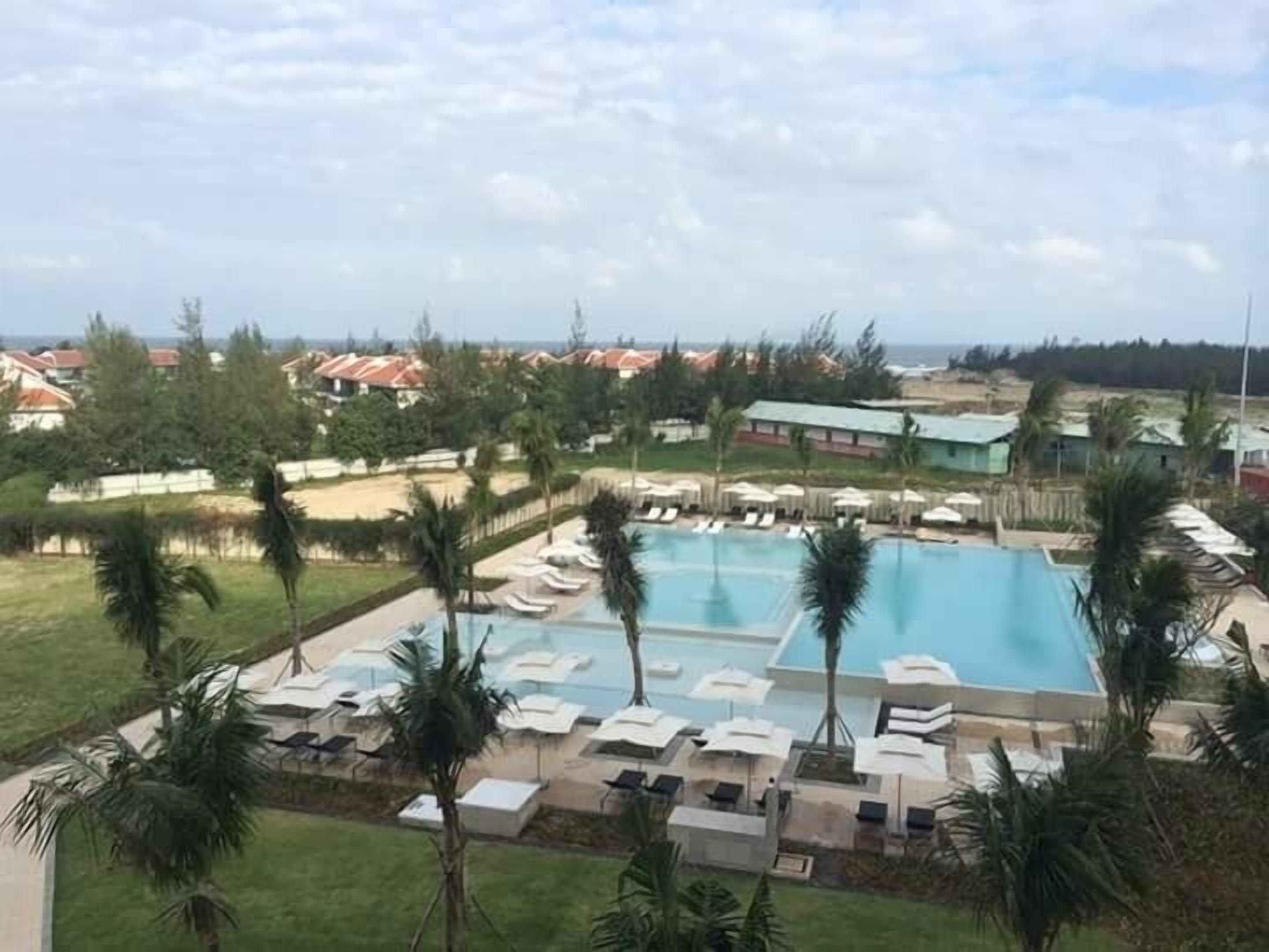 حمّام سباحة خارجي