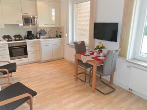 Unclassified image, 3 of 12, button